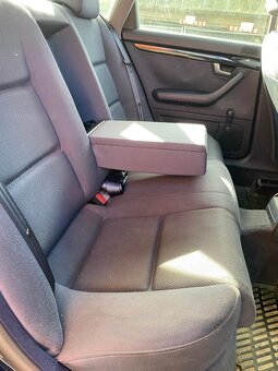Audi A4 2.0 benzín, automat - 2