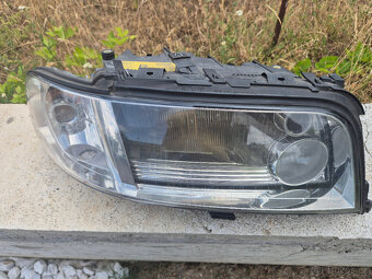 Přední světla Audi A8 D2 - 2