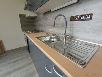 Prodej bytu 2+KK s balkónem - investiční příležitost, Nová V - 2