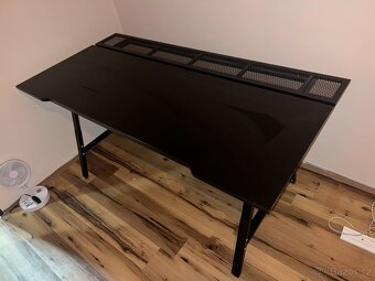 Herní stůl Ikea UTESPELARE - 2