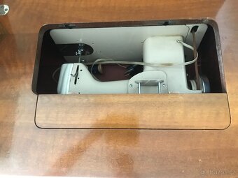 Prodej šicího stroje Lada - 2