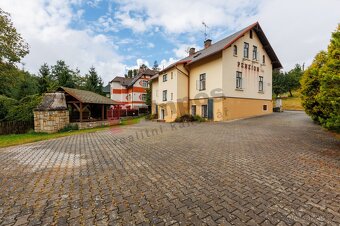 Prodej penzionu s rodinným domem, stodolou a pozemkem – Hrub - 2