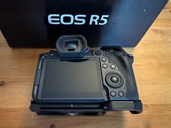 📸 Canon EOS R5 – perfektní stav, kompletní balení + SmallRi - 2