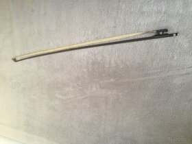 HOUSLOVÝ SMYČEC STAROŽITNÝ, VYKLÁDANÝ PERLETÍ - 2