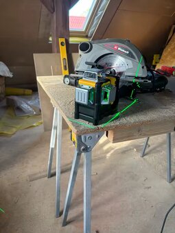 DEWALT – zelený laser - 2