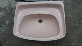Starší umyvadlo s nohou - 2