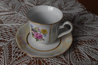 Sada dvou keramických hrnků s podšálky - 2