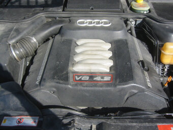 AUDI S8, A8 D2 4.2 265kw quattro MANUÁL facelift - díly. - 2