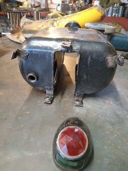 Predám diely Jawa 555 cierne - 2