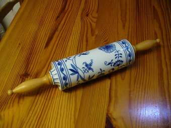 Cibulák - váleček na nudle - 2