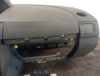 Palubní deska Opel Meriva - 2