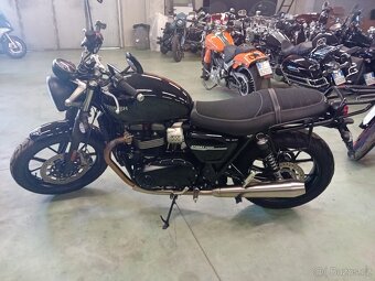 TRIUMPH STREET Twin - 2