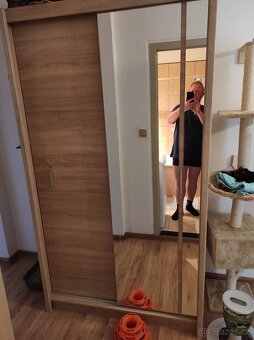 Šatní skříň - 2