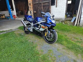 Suzuki GSXR 1000 K1 - 2