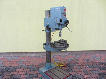 Vrtačka se svěrákem S-32 M - 2