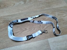 Diablo chairs PACK (náramek, klíčenka, samolepky) - 2
