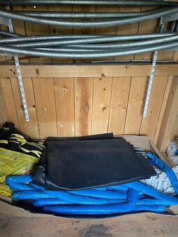 Prodám velkou zahradní trampolínu – 420 cm, síť + žebřík - 2
