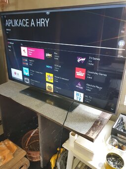 Prodám velkou LED Smart TV LG 140cm, DVB T2, WiFi, YouTube - 2