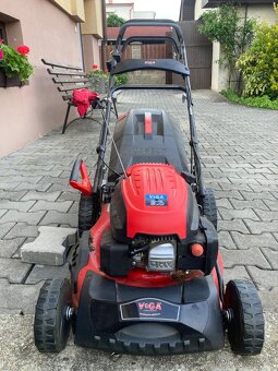 Prodám zahradni sekačku Vega - 2