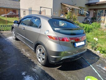 HONDA CIVIC FK1 - 2