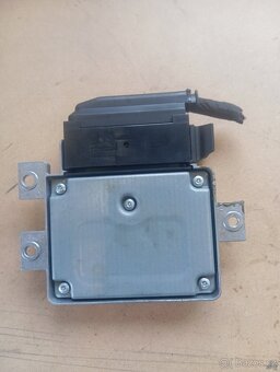 řídící jednotka parkovací brzdy 3C0907801G - 2