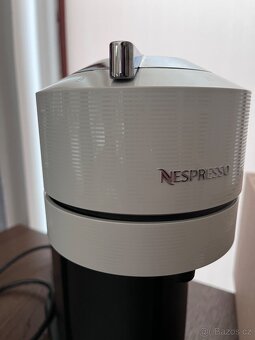 Kávovar Nespresso Vertuo Next D, Aeroccino plus 60 kapslí - 2