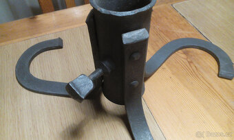 Kovaný stojánek na vánoční stromek - 2