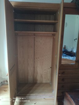 Prodám šatní skříně - 2