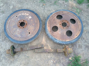 2x Kolo s nábojem na vojenskou techniku - 2