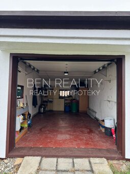 Exklusivní prodej - velká pěkná garáž 21m2 Holešov Za Cukrov - 2