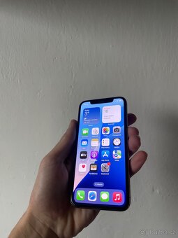 Apple iPhone 11 pro 256 GB zlatá, baterie 75 % - 2