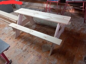 Dětský pivní set sezení lavička. - 2