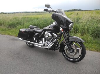 HARLEY DAVIDSON FLHX Street Glide - 2