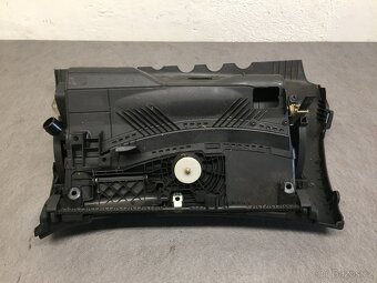 ŠKODA OCTAVIA 2 2004-2013 - ČERNÝ KASTLÍK SPOLUJEZDCE - 2