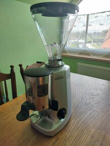 Mlýnek na kávu Mazzer - 2