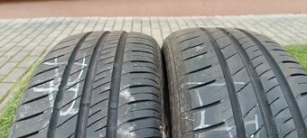 Pneu 205x55R16 - 2