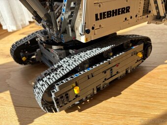 LEGO 42100 Bagr Liebherr R 9800 - 2