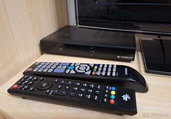 TV Samsung + set-top box - 2