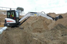 Půjčovna minibagr BOBCAT E32 3.2 t - 2