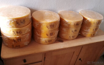 Čistý včelí vosk, 300 Kč/kg - 2