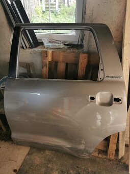 Prodám dveře TOYOTA SEQUOIA 2010 - 2