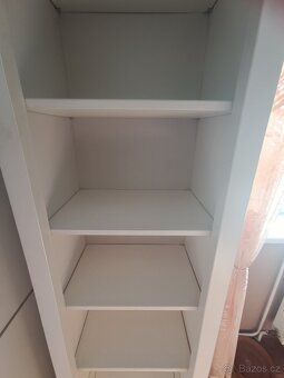 Prodám Knihovnu Ikea Hemnes - 2