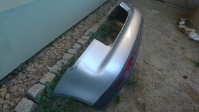 Zadní nárazník Vw Touran 1T2 barva LA7W - 2
