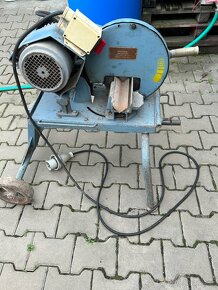 Pojízdná rozbrušovačka 2,2 kW + 11 řezných kotoučů - 2