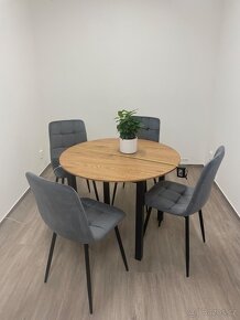 Prodám nový kulatý jídelní stůl - 2