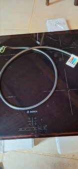 Daruji varnou desku Bosch PIE651BB1E - 2