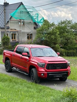 Toyota Tundra 5.7 - 2