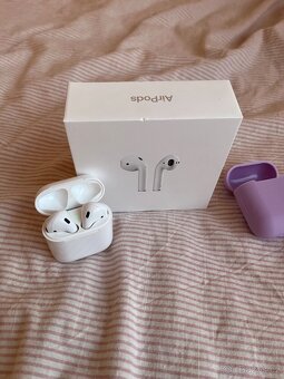 Prodej Apple AirPods generace 1 - 2