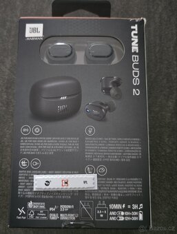 JBL Tune Buds 2 bezdrátová sluchátka černá - 2