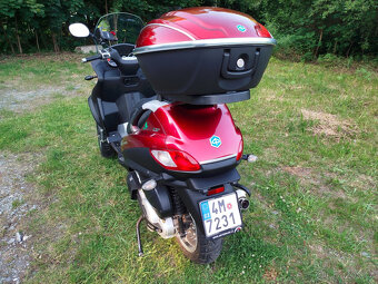 Prodám Piaggio MP3 400 LT červená metalíza - 2